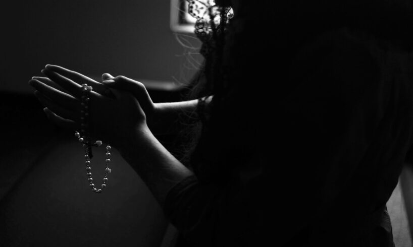 NASLOVNA SLIKA - MOLITVA ZA BOLESNIKA: Ako imate nekog ko ima PROBLEMA SA ZDRAVLJEM, evo kako da se pomolite